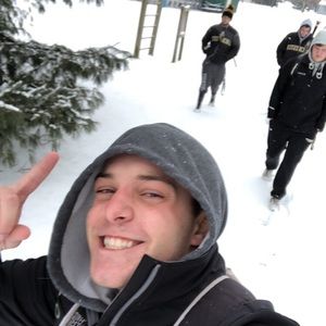 Meet your Posher, Max